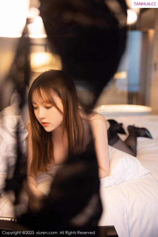豆瓣酱  [XiuRen]高清写真图 2023.02.15 No.6269 豆瓣酱 短裙黑丝第78张图片